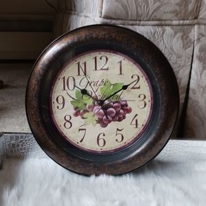 Numerical Wall Clock with Grapes Design